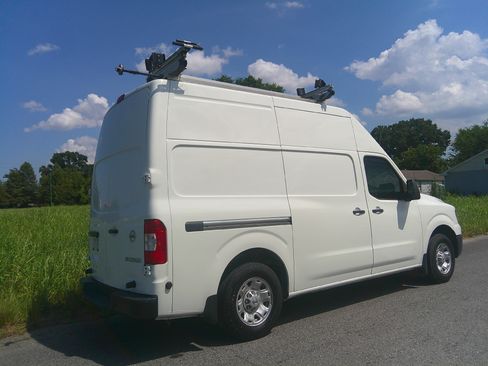Used 2021 Nissan NV 2500 High Roof RWD image 1