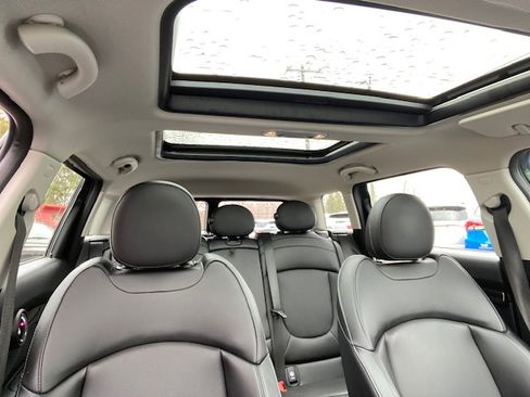 Used 2018 MINI Cooper Clubman Clubvan image 17