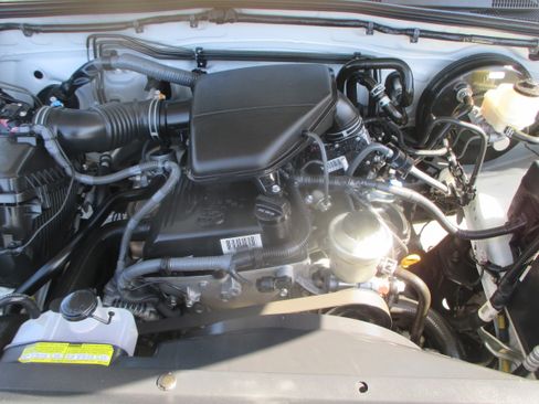 Used 2014 Toyota Tacoma w/ SR5 Package RWD image 18