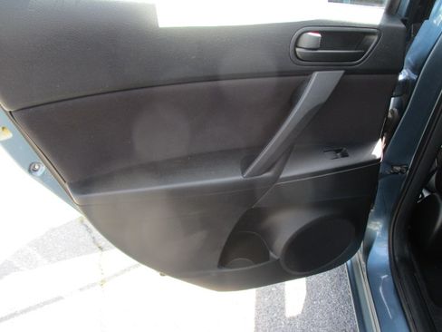 Used 2011 MAZDA MAZDA3 i Sport Sedan FWD image 15