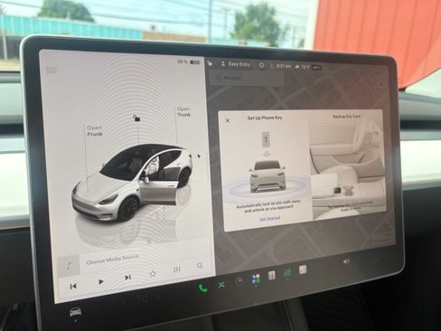 Used 2023 Tesla Model Y AWD image 14