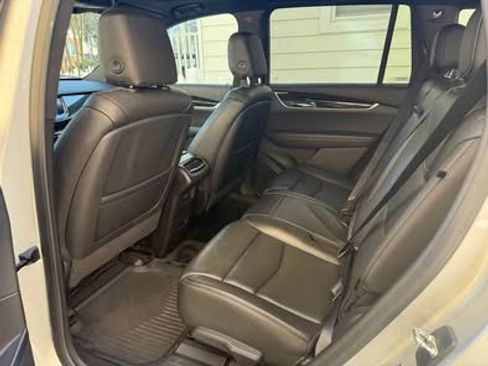 Used 2020 Cadillac XT6 Premium Luxury image 14