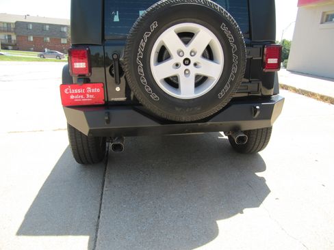 Used 2009 Jeep Wrangler 4WD Unlimited X image 8