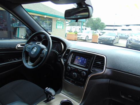 Used 2014 Jeep Grand Cherokee Laredo image 26