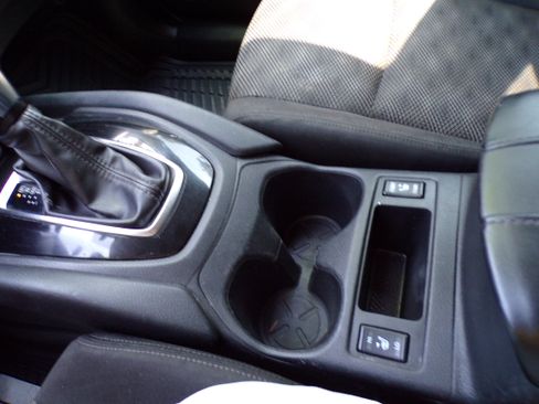 Used 2019 Nissan Rogue Sport FWD image 12