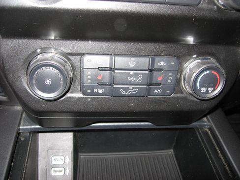 Used 2020 Ford F150 XLT image 8