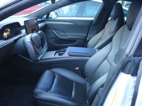Used 2022 Tesla Model S image 2