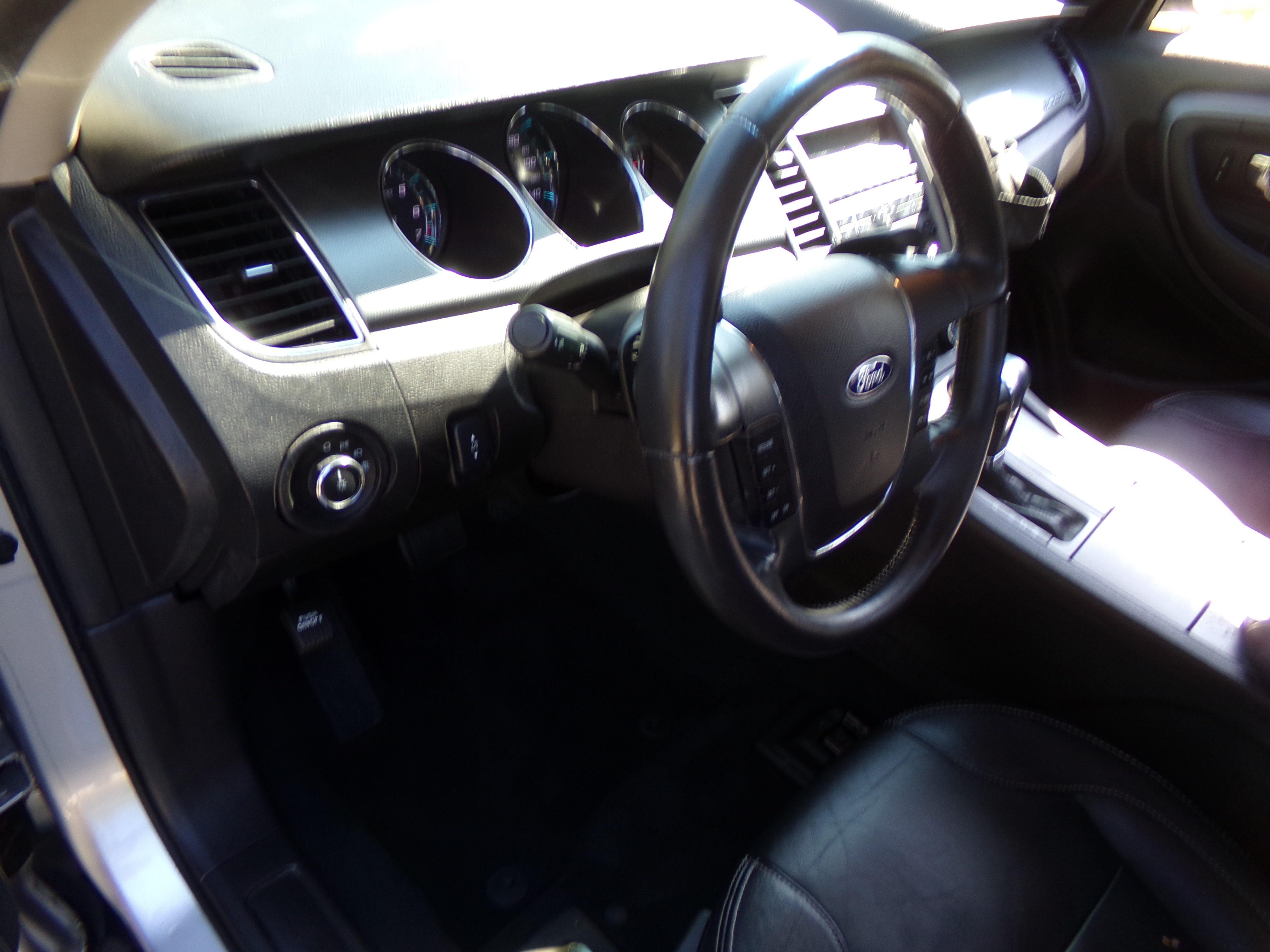 Used 2011 Ford Taurus SEL FWD image 10