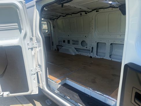 Used 2019 Ford Transit 250 148 Low Roof RWD image 13