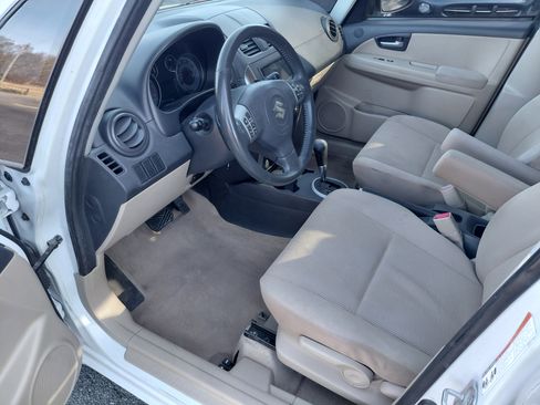 Used 2011 Suzuki SX4 LE image 2