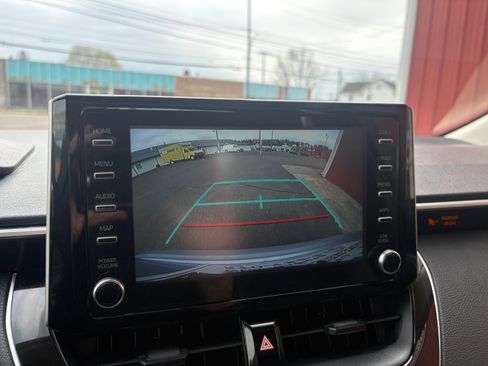 Used 2020 Toyota Corolla LE image 19