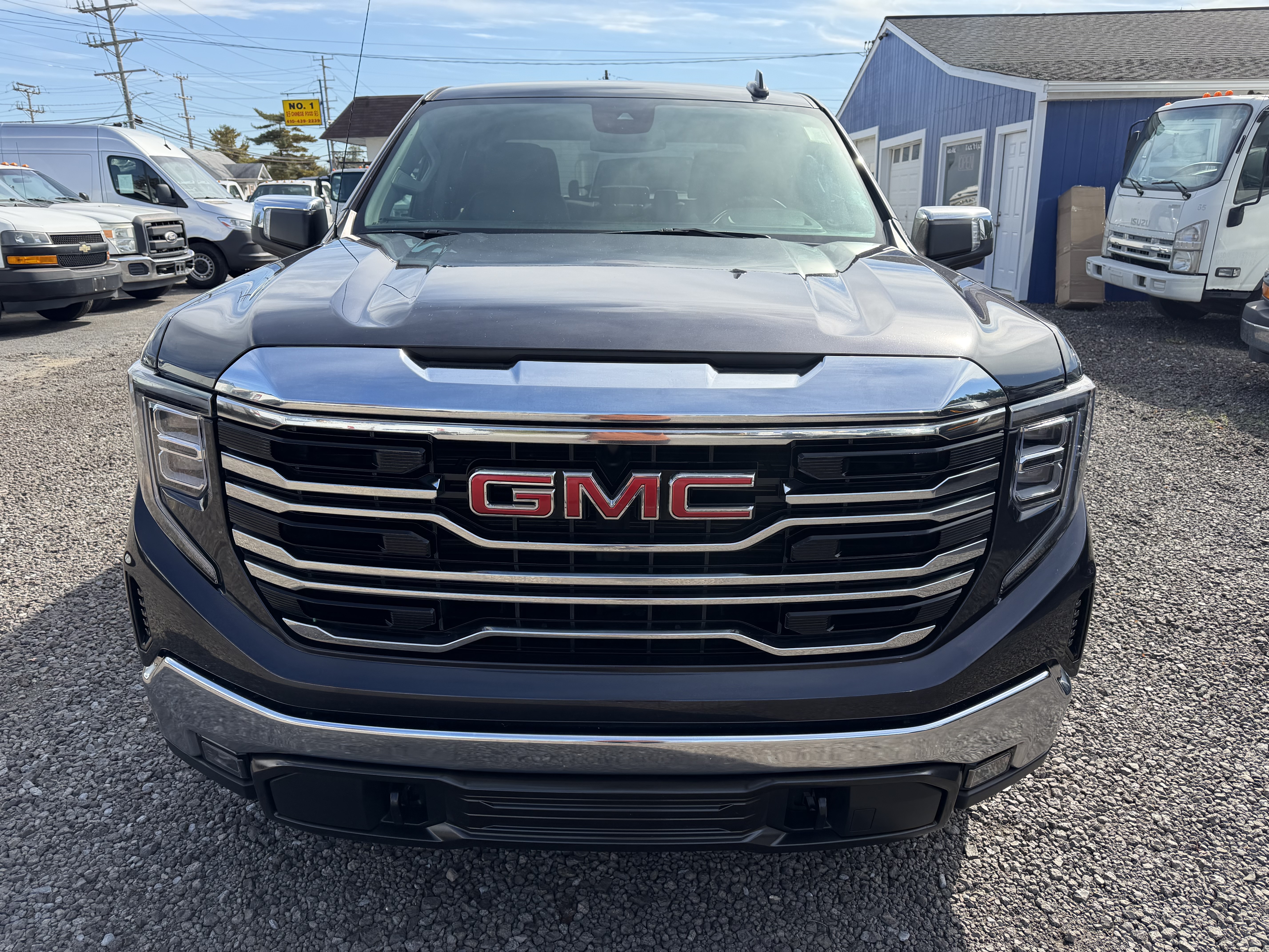 Used 2025 GMC Sierra 1500 2WD Crew Cab SLT image 2