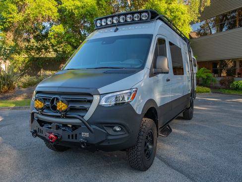 Used 2021 Mercedes-Benz Sprinter 2500 image 14