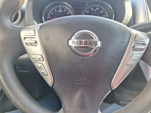 Used 2016 Nissan Versa SV image 9