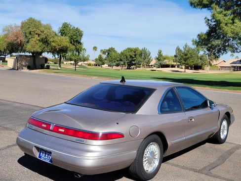 Used 1995 Lincoln Mark VIII image 7