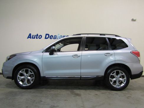 Used 2017 Subaru Forester 2.5i Touring image 1