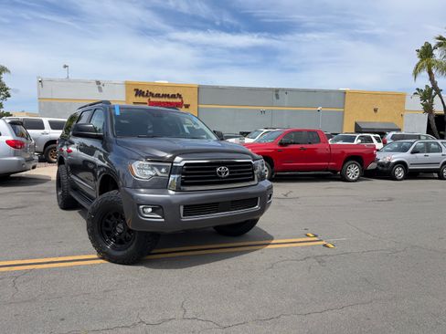 Used 2018 Toyota Sequoia SR5 image 1