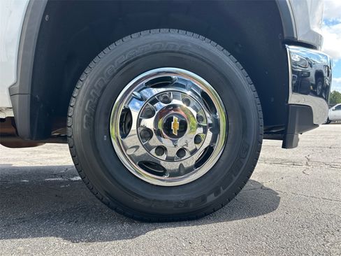 Used 2022 Chevrolet Silverado 3500 LT image 12