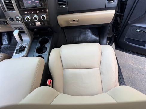 Used 2017 Toyota Sequoia 4WD Limited image 27