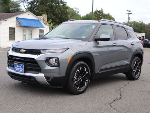 Used 2021 Chevrolet TrailBlazer FWD LT image 4