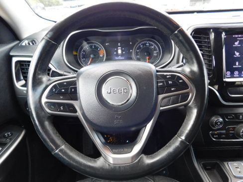 Used 2019 Jeep Cherokee Limited image 15