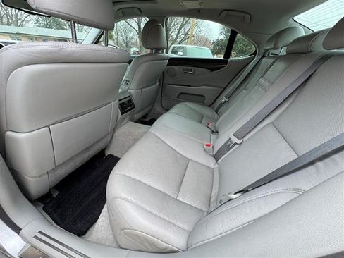 Used 2010 Lexus LS 460 image 16