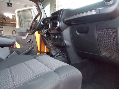 Used 2012 Jeep Wrangler 4WD Sport image 24