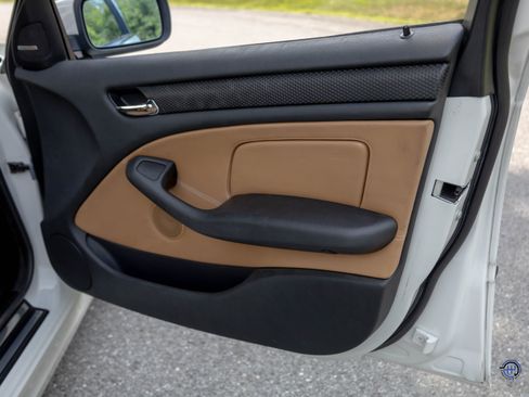 Used 2004 BMW 330i Sedan RWD image 74