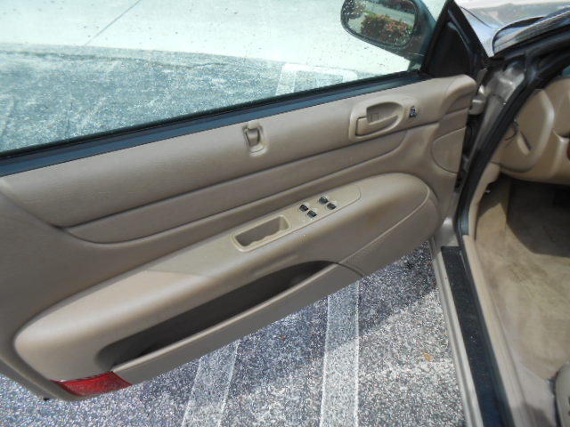 Used 2003 Chrysler Sebring LXi Convertible FWD image 9