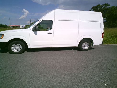 Used 2016 Nissan NV 2500 S image 2