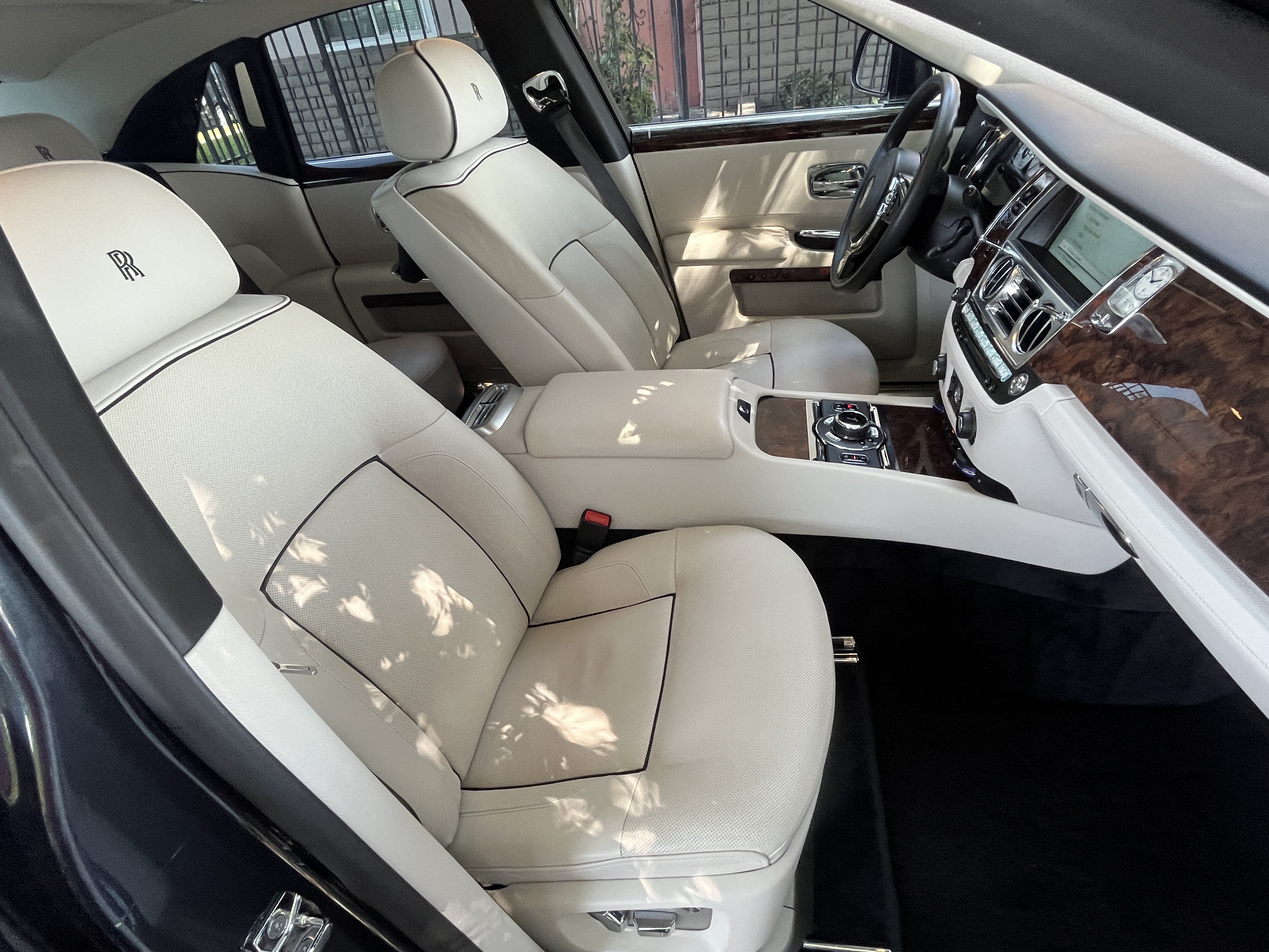Used 2014 Rolls-Royce Ghost RWD image 26
