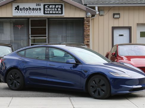 Used 2025 Tesla Model 3 Long Range AWD/4WD image 1