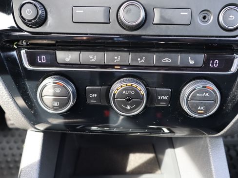 Used 2015 Volkswagen Jetta GLI image 18