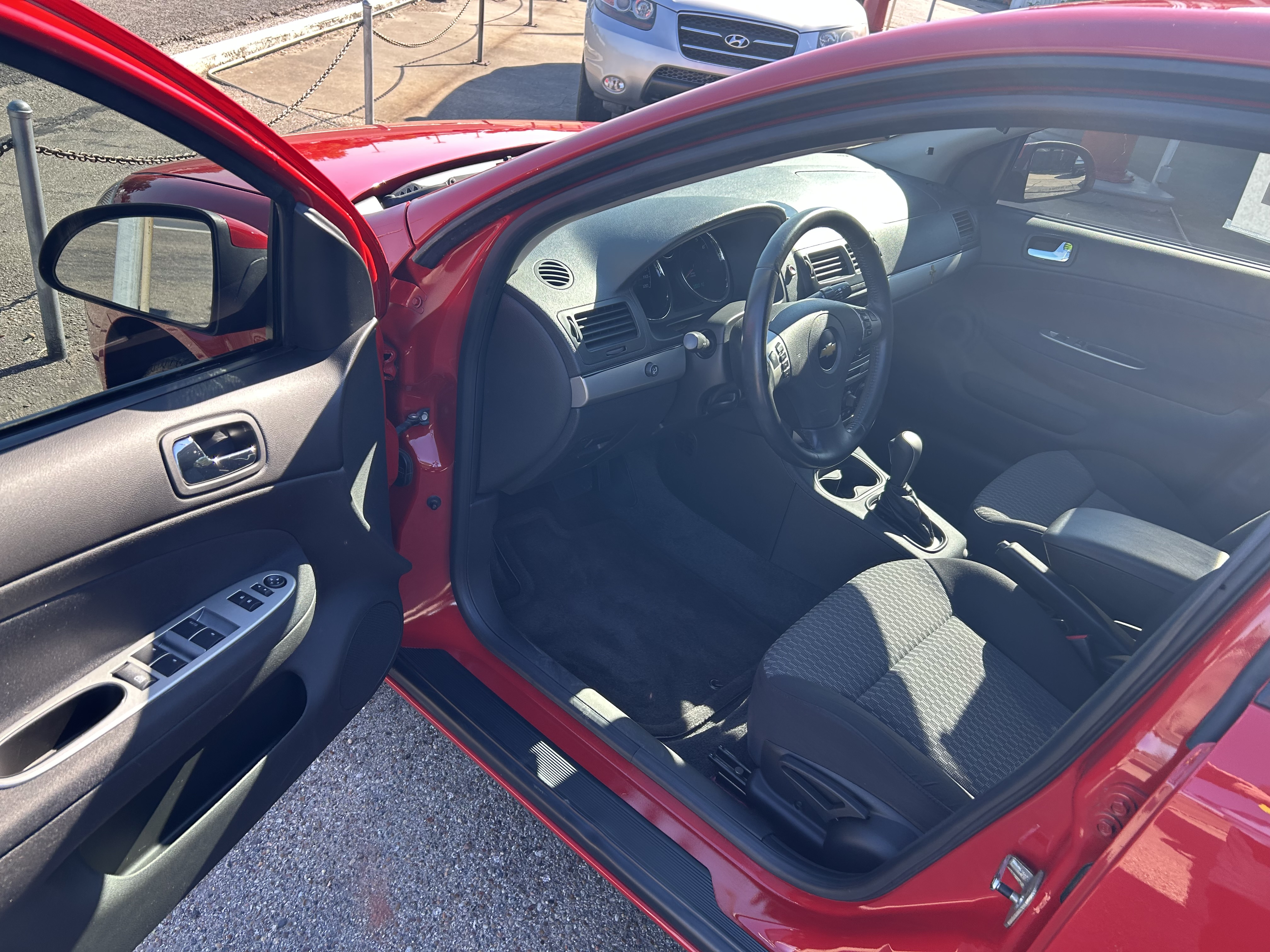 Used 2009 Chevrolet Cobalt LT Sedan FWD image 4