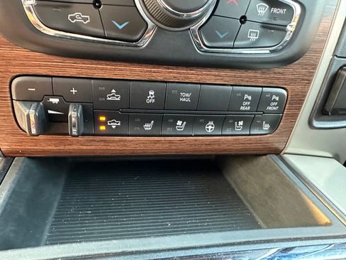 Used 2014 RAM 1500 Laramie image 20