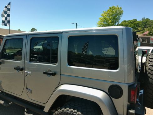 Used 2015 Jeep Wrangler 4WD Unlimited Sahara image 16