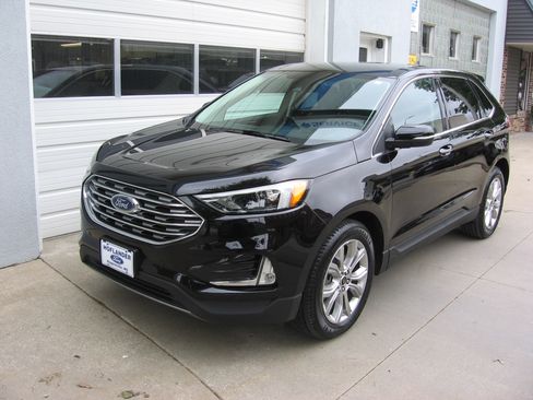 Used 2024 Ford Edge Titanium image 1