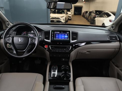 Used 2016 Honda Pilot Touring image 22