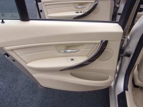 Used 2015 BMW 328i xDrive image 32