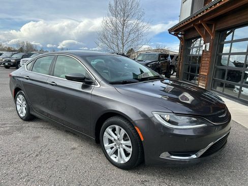 Used 2015 Chrysler 200 Limited image 2