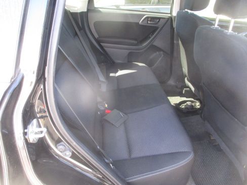 Used 2014 Subaru Forester 2.5i Premium image 9