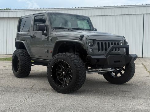 Used 2016 Jeep Wrangler 75th Anniversary AWD/4WD image 3