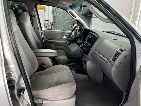 Used 2001 MAZDA Tribute LX image 14