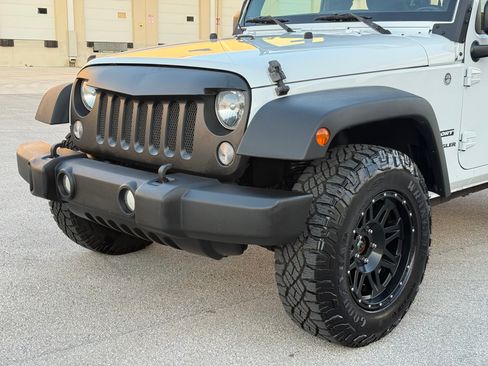 Used 2015 Jeep Wrangler Sport AWD/4WD image 22
