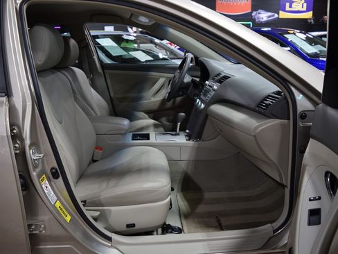 Used 2009 Toyota Camry LE image 19