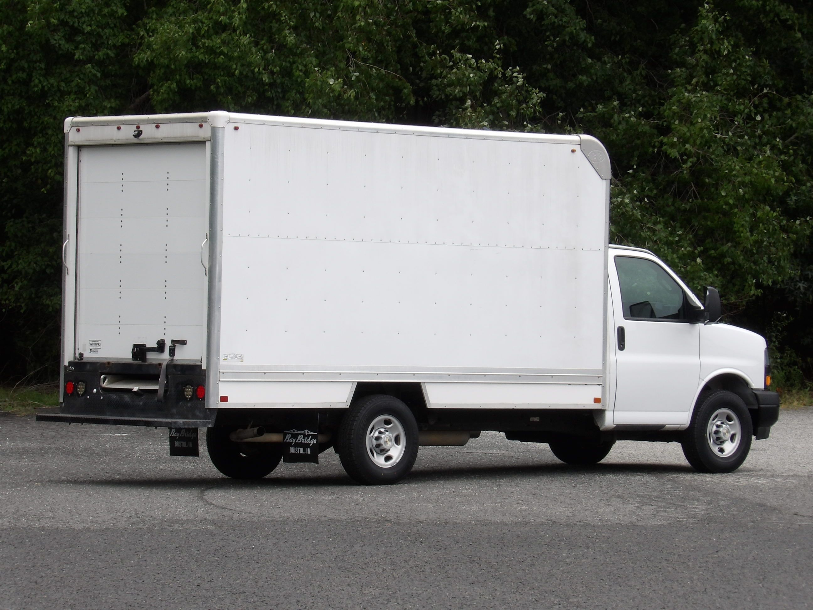 Used 2022 Chevrolet Express 3500 UNAVAIL RWD image 5