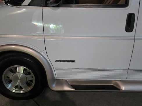 Used 1999 Chevrolet Express 1500 image 48