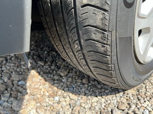 Used 2018 Ford Transit Connect XL image 17