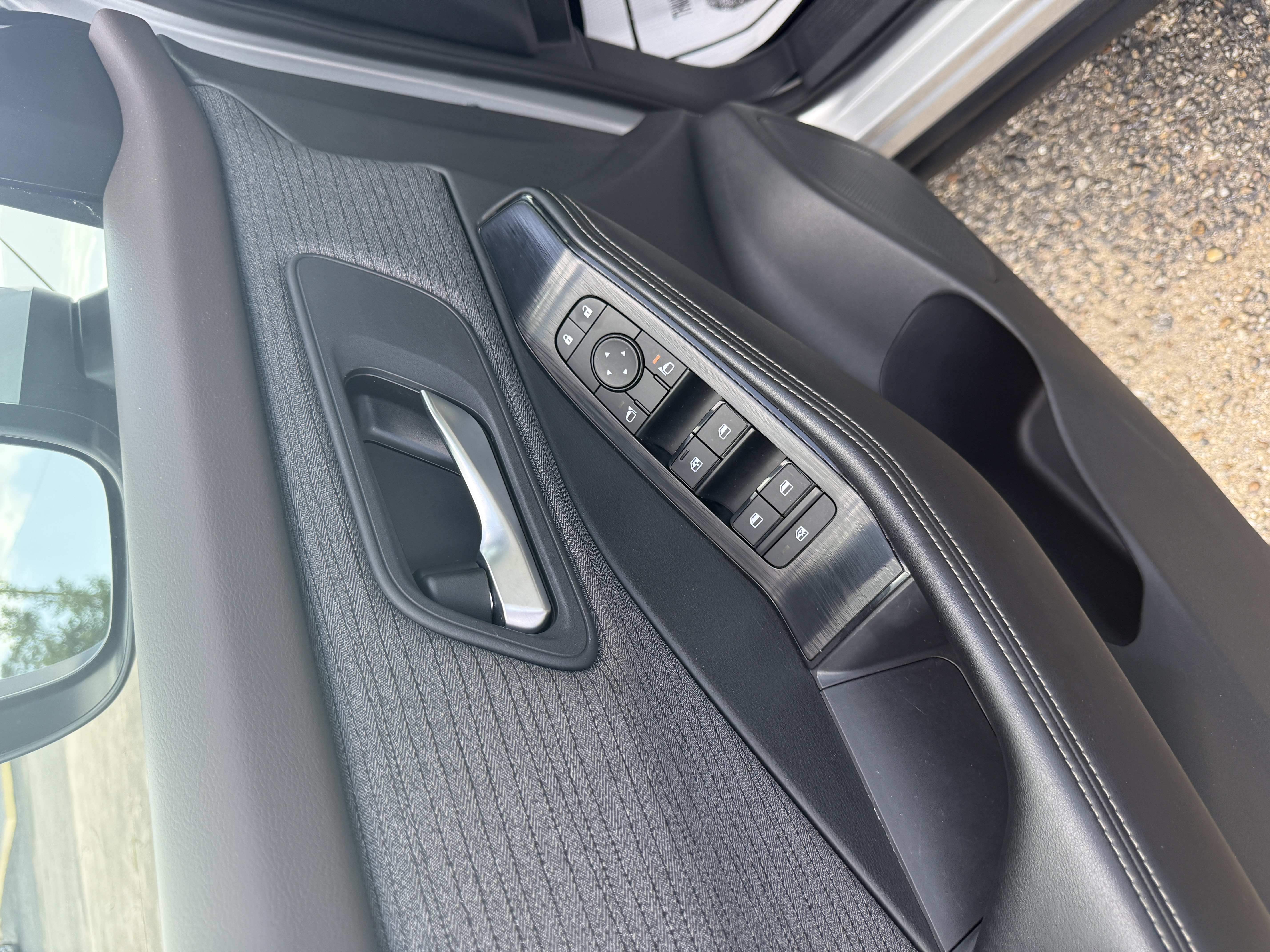 Used 2023 Nissan Rogue FWD SV image 6