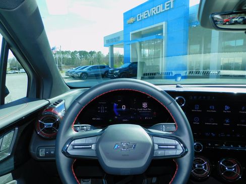 Used 2024 Chevrolet Blazer EV RS image 2